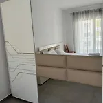 Stela Luan * Vlorë